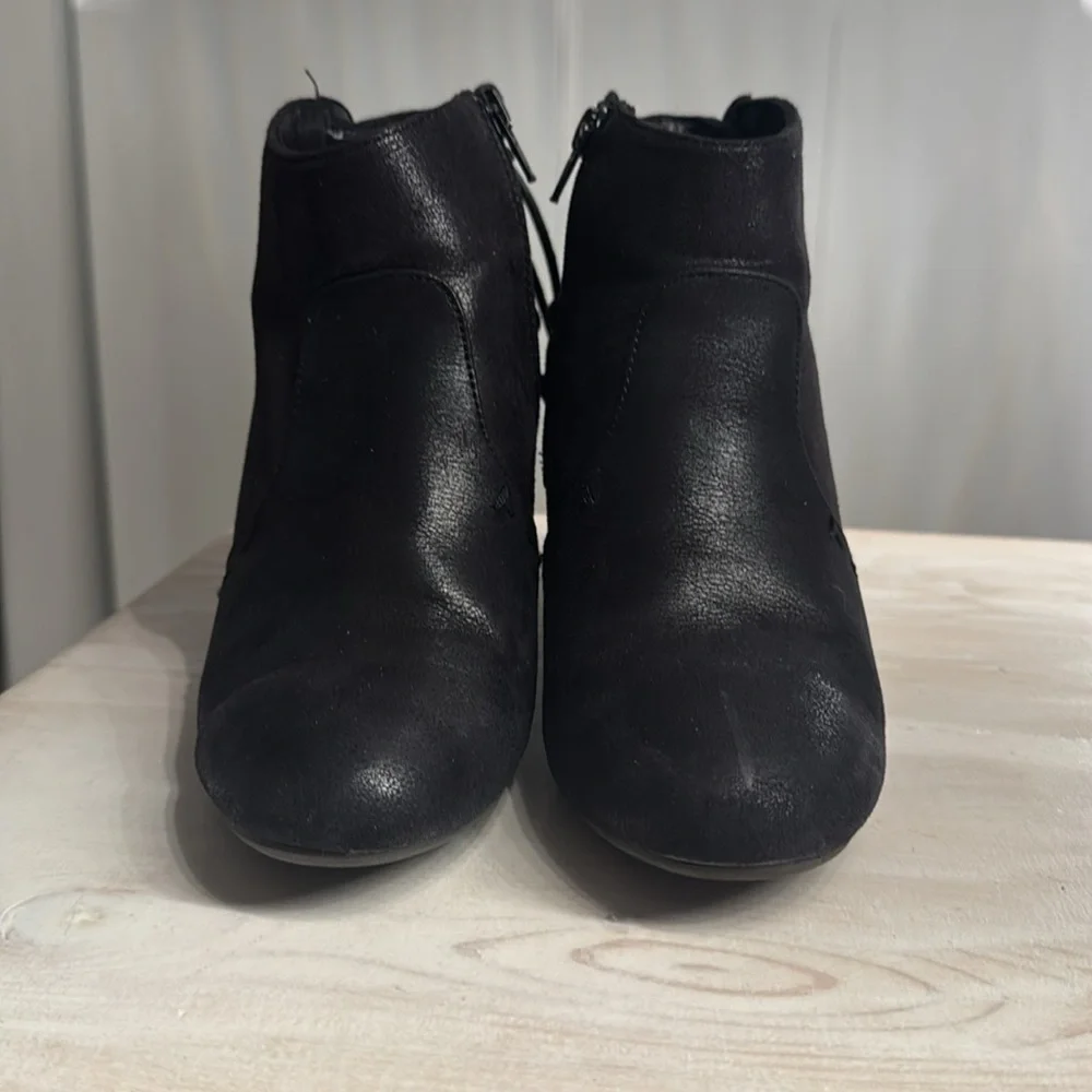 Report Heels - Picture 2 of 12